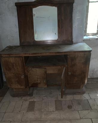 Cassetone con ribalta e specchio da restaurare