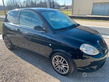 Lancia Ypsilon momo desing 1.3 mltj
