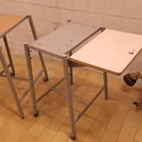 Tavolini per macchina da scrivere . Vintage