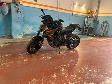 Ktm superduke 1290 r( permuta)