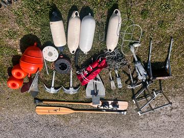 Ancore, salvagente autog. e scaletta