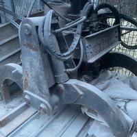 PINZA  A RAGNO PER ESCAVATORE QT 200