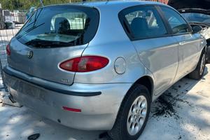 ALFA ROMEO 147 per ricambi usati