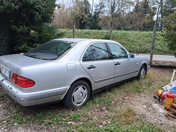 Mercedes E200 classic