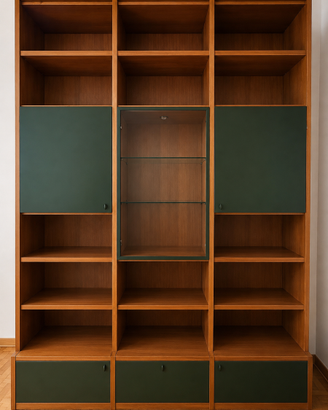 Libreria modulare in legno con ante verdi