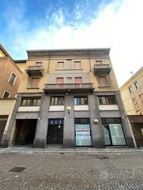 Palazzo / Stabile di 1579 m² a Biella