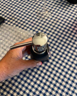 Porta sapone a forma di tubetto dentifricio in cer