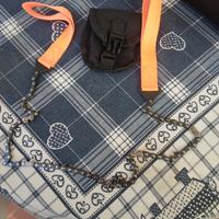 catena cin naniglie per tagliare rami