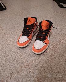 Air Jordan Mid
