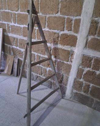 Treppiede il legno 