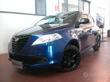 Lancia Ypsilon 1.2 69 CV 5 porte S Momodesign