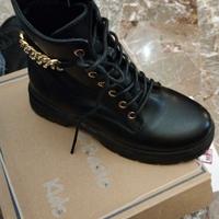 Anfibi neri da bambina n.33