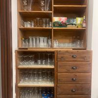 Bicchieri piatti e posateria