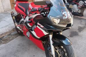 Yamaha YZF R6 Gioiello rosso