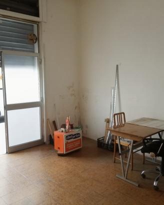 Locale uso deposito a Taranto