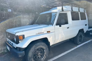 Toyota land cruiser HZJ 75 78