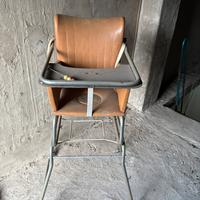 Seggiolone vintage anni 60 similpelle