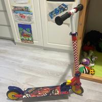 Monopattino richiudibile Cars Saetta Mcqueen