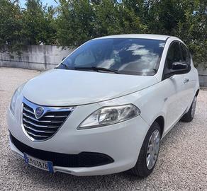Lancia Ypsilon 1.2 69 CV 5 porte S&S Platinum