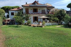 PORZIONE DI BIFAMILIARE A SANTA MARINELLA