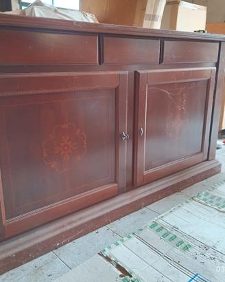 Credenza in arte povera 