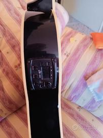 Chitarra classica amplificabile spalla mancante