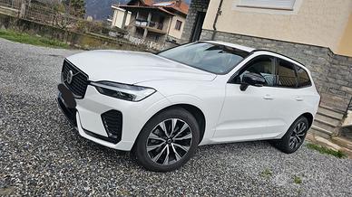 Volvo xc 60 plus dark