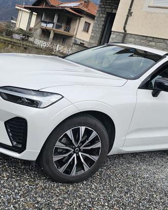 Volvo xc 60 plus dark