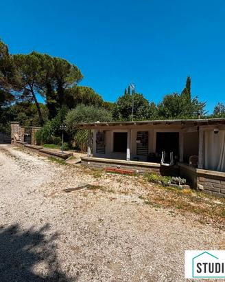 Casa indipendente con giardino