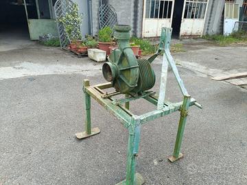 pompa marca Mellini Martignoni con cavalletto