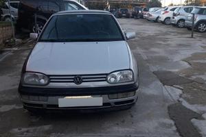 VOLKSWAGEN - Golf Cabrio - 1.6 Colour Concept