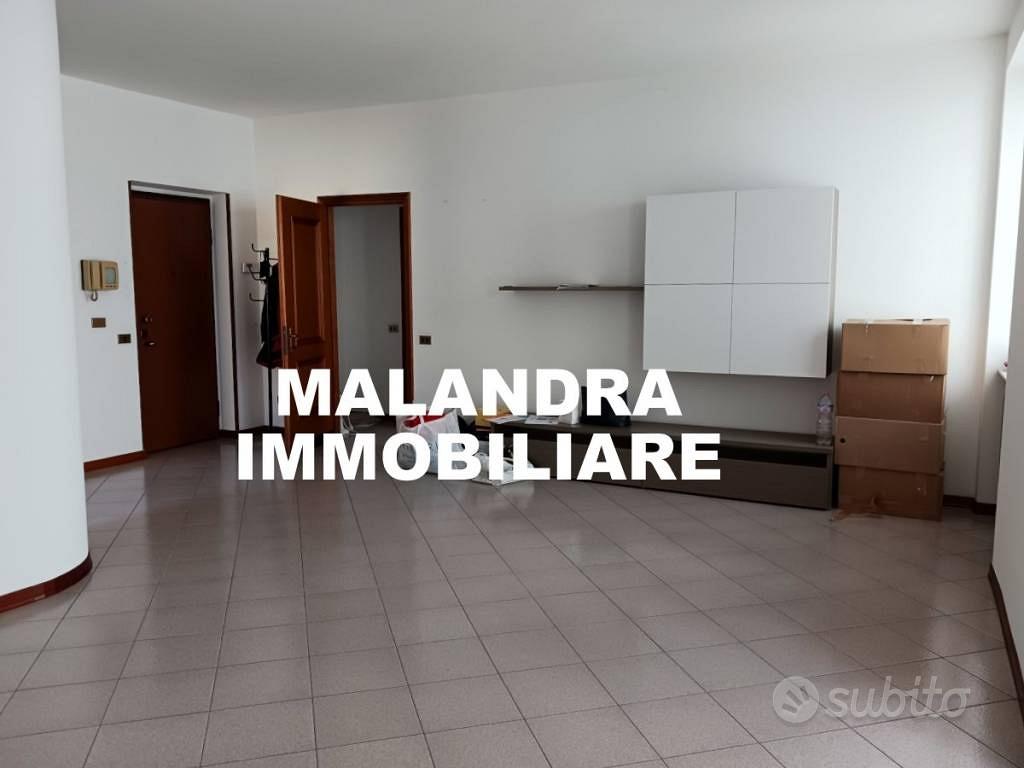 Appartamento di 133 m² con 4 locali e box auto a O - Vista 6