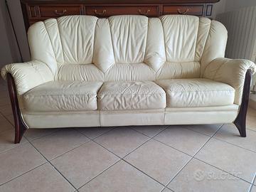 Divano e poltrone in ecopelle