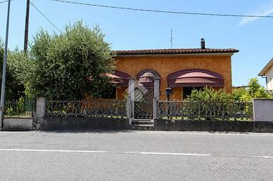 VILLA SINGOLA A MONSUMMANO TERME