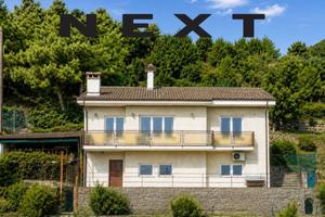 Villa di 330 m² con 3 locali e box auto doppio a M