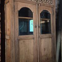 Mobile antico in legno