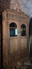 Mobile antico in legno