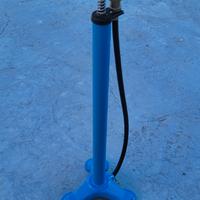 Pompa bici vintage azzurra