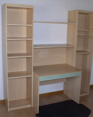 Scrivania per ragazzi con libreria