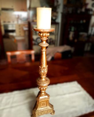 Candelabro da chiesa in legno 