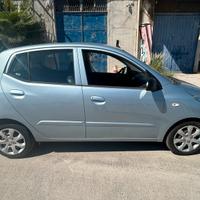 Hyundai i10 1.1b con soli 74000 km accetto permute