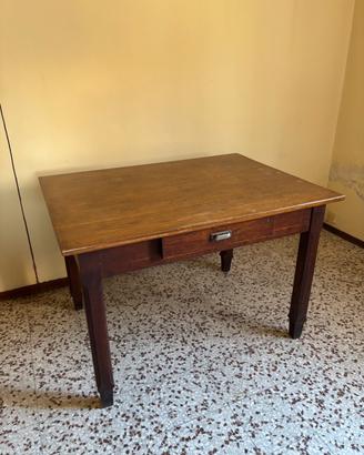 Tavolo in legno prima metà del 900