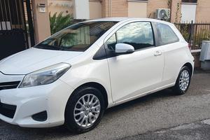 Toyota Yaris 1.0 3 porte Lounge *LEGGI*