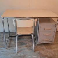 Scrivania Ambulatorio Medico Vintage