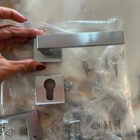 Maniglia squadrata cromo satinata