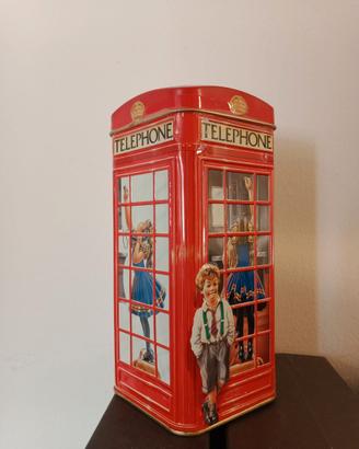 salvadanaio Churchlil's phone kiosk in latta