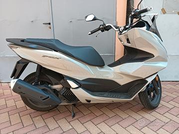 Honda PCX 125, Settembre 2025, km 7.000,
