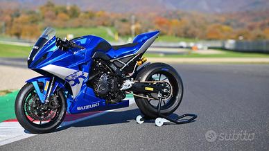 Suzuki gsx8r-cup