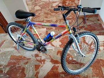 Mountain bike con cambio Shimano 