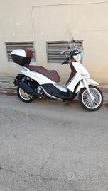  Beverly 300 Anno 2019.  3200 euro 